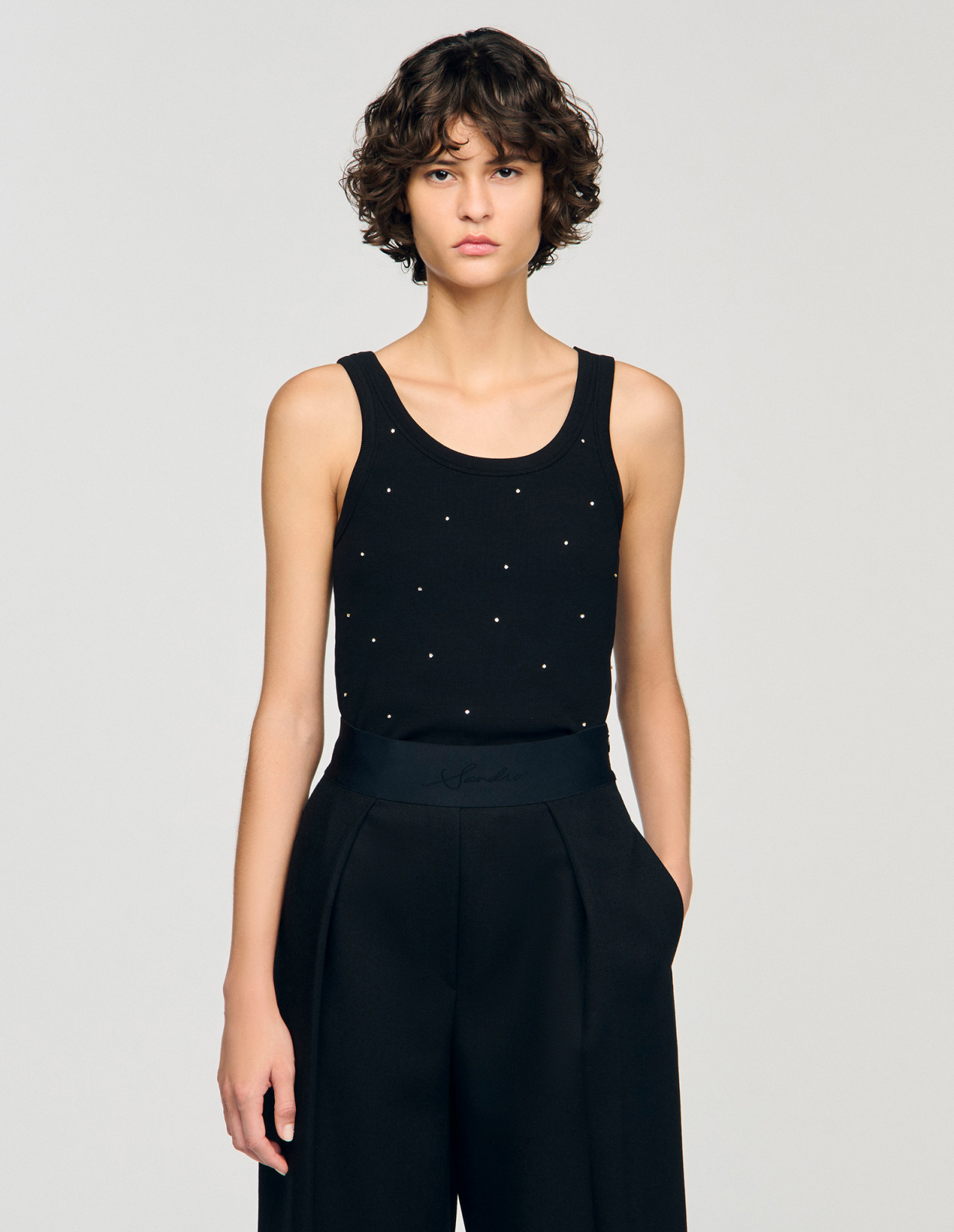 Жіноча чорна майка зі стразами_4