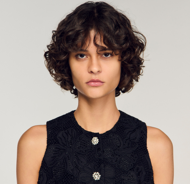 Жіночий укорочений топ з гіпюру з вишивкою