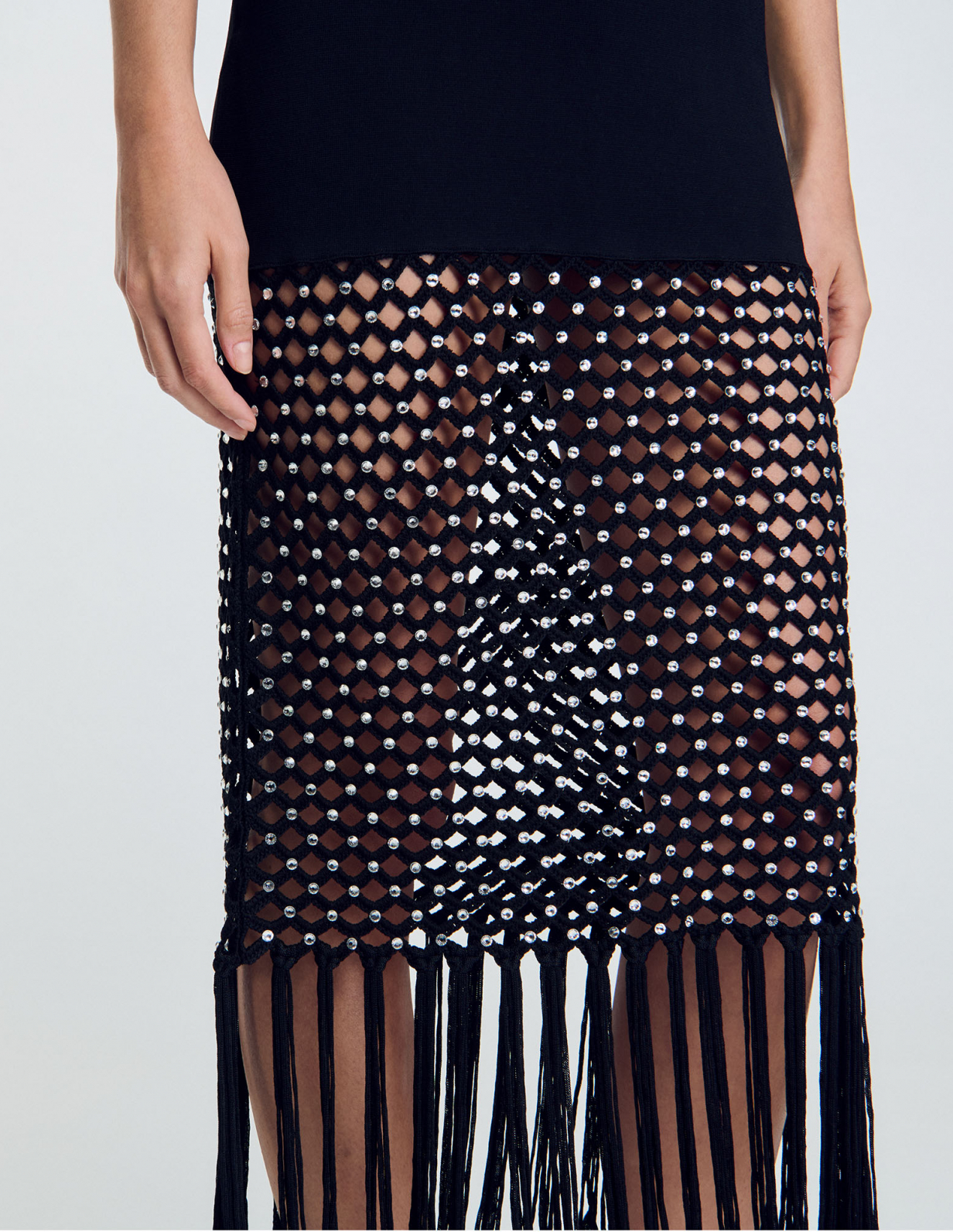 Женское трикотажное платье с бахромой_4