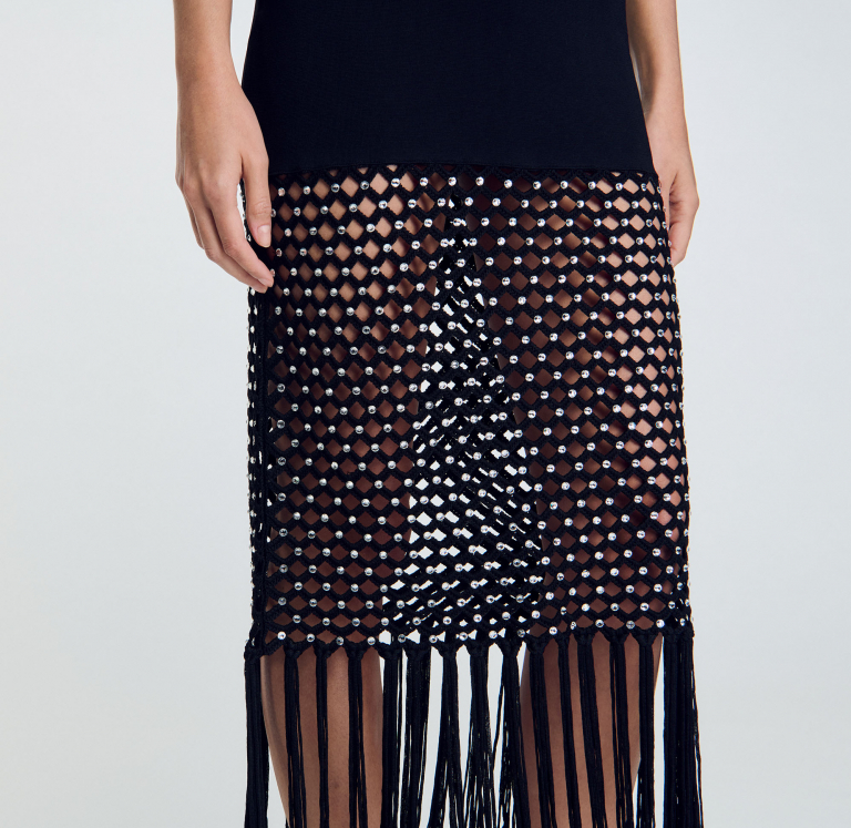 Женское трикотажное платье с бахромой