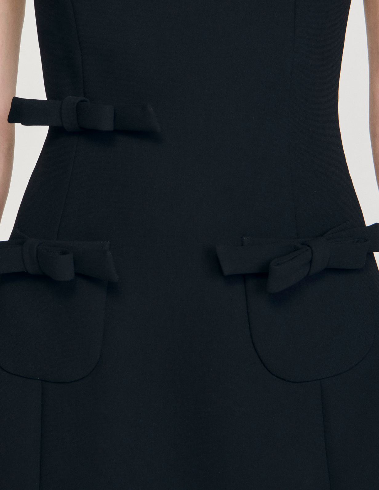 Жіноча коротка сукня з бантами_3