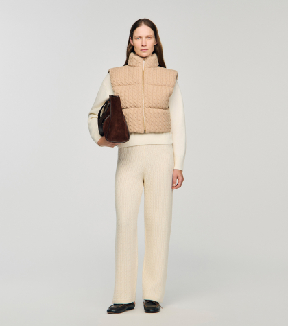 Женский шерстяной жилет фактурной вязки