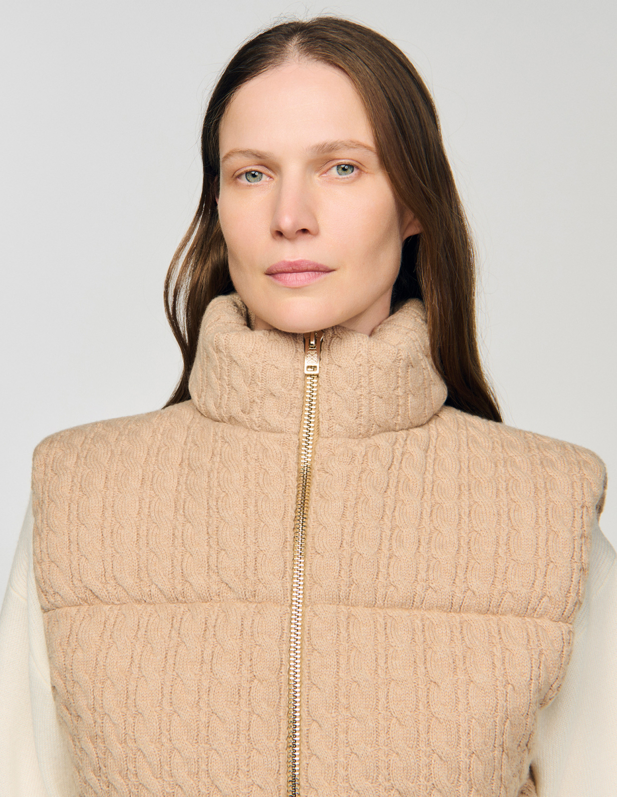 Женский шерстяной жилет фактурной вязки_3