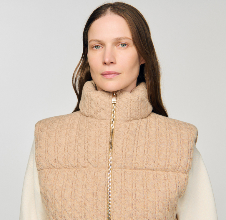 Женский шерстяной жилет фактурной вязки