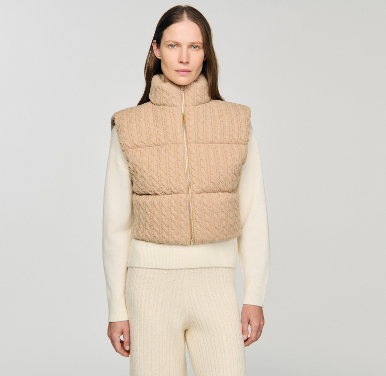 Женский шерстяной жилет фактурной вязки