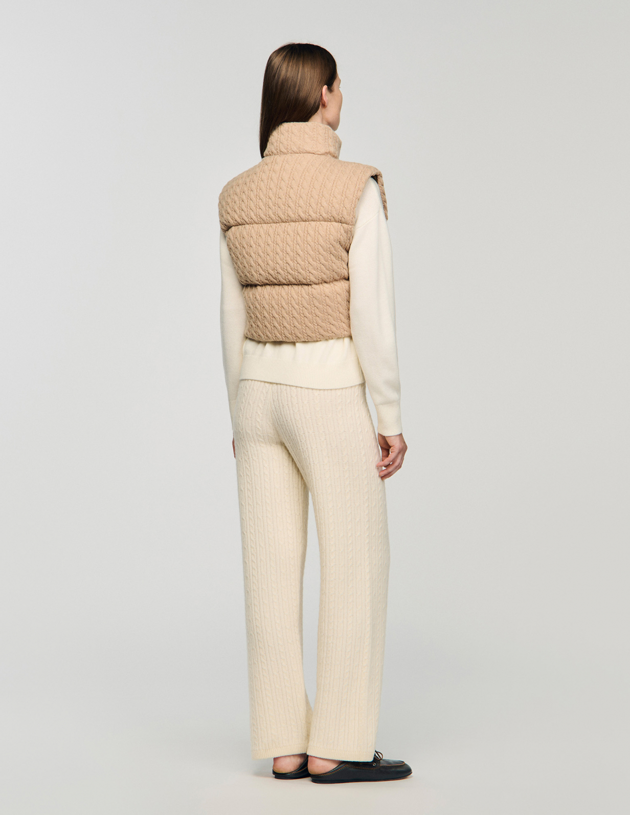 Женский шерстяной жилет фактурной вязки_5