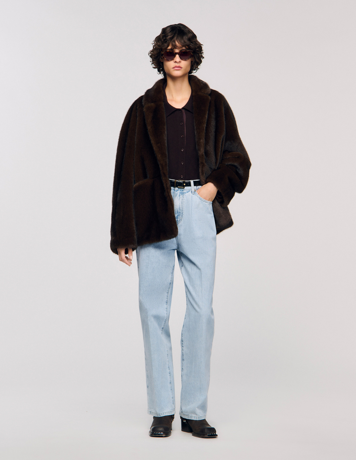 Жіноча коричнева шуба зі штучного хутра_1