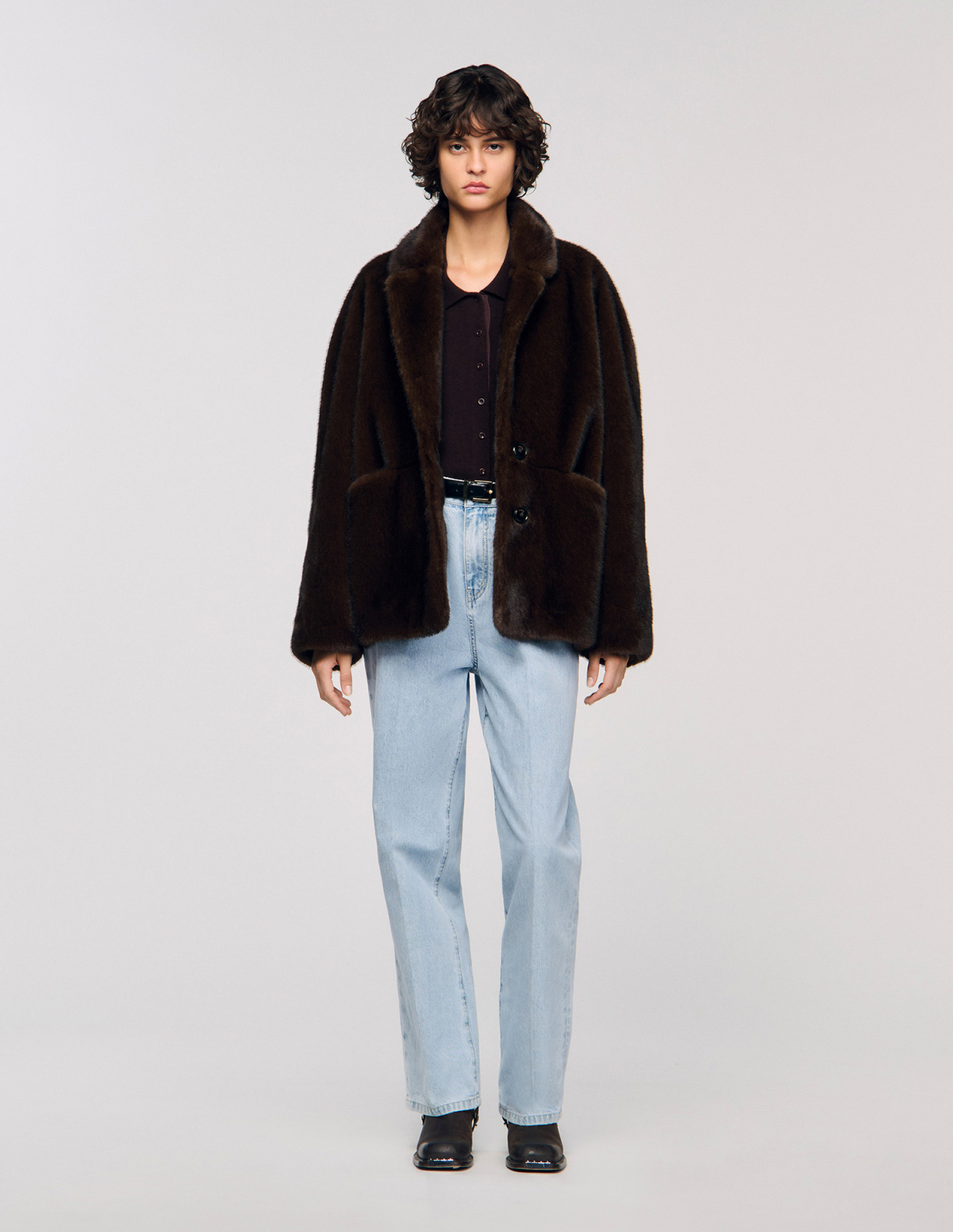 Жіноча коричнева шуба зі штучного хутра_2