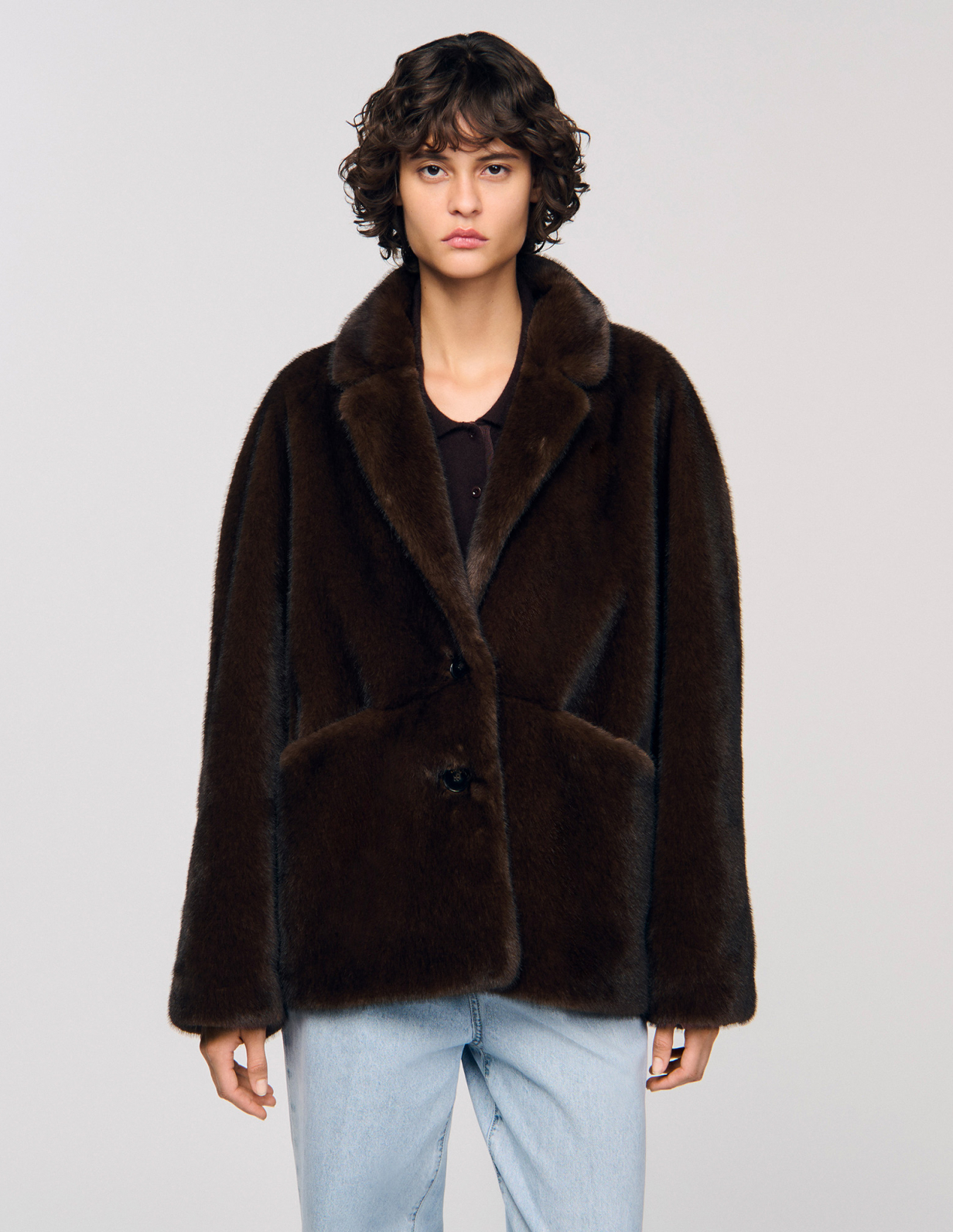 Жіноча коричнева шуба зі штучного хутра_4