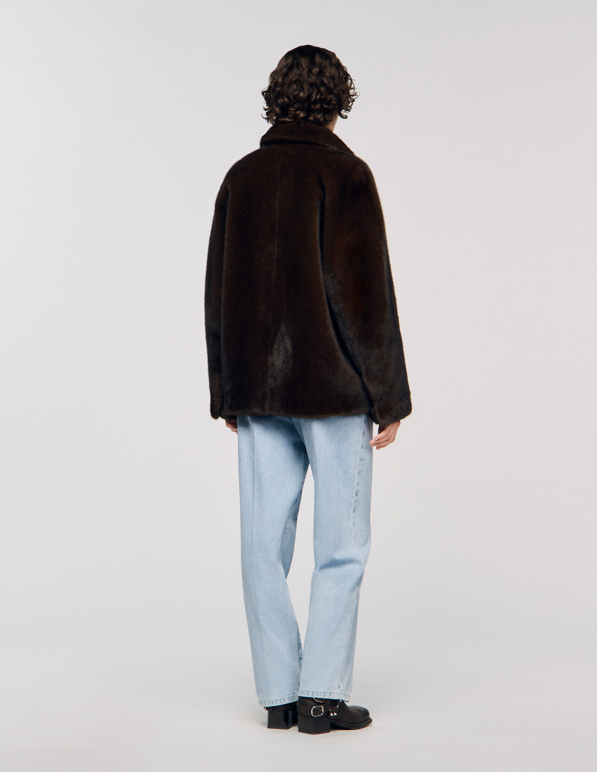 Жіноча коричнева шуба зі штучного хутра_5