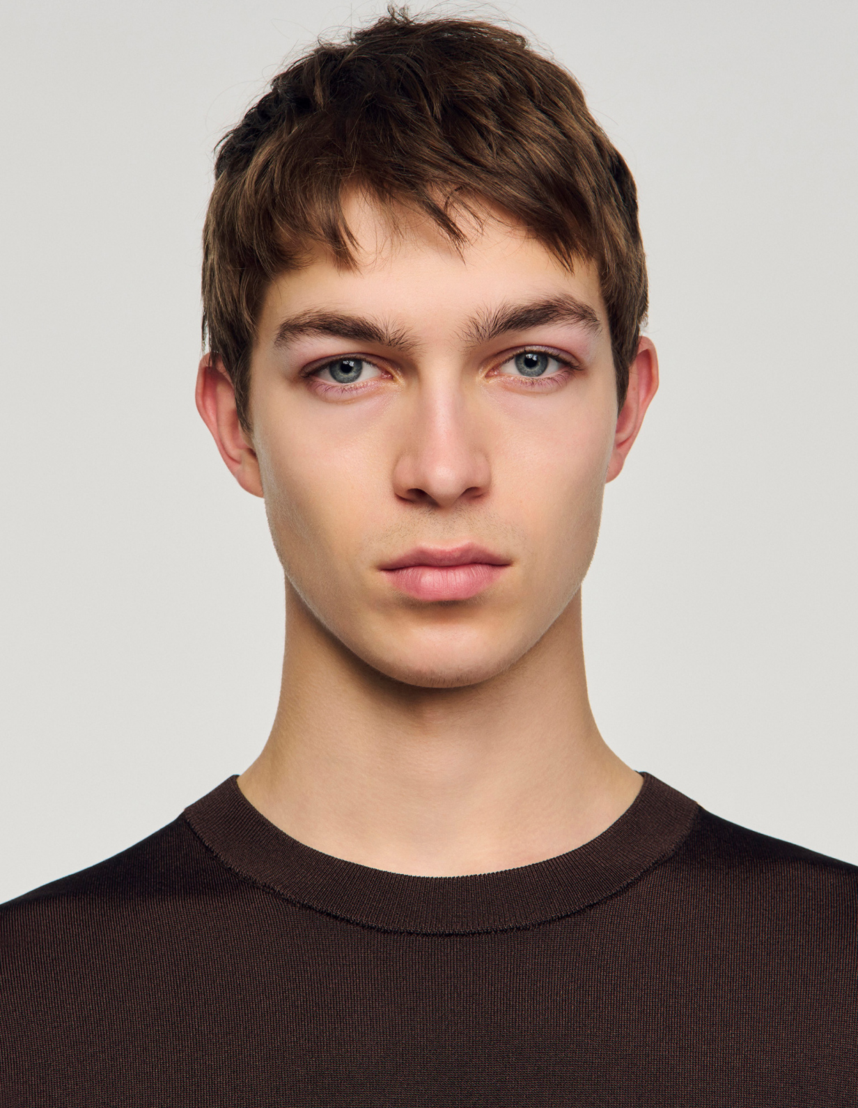 Чоловіча коричнева в'язана футболка_3