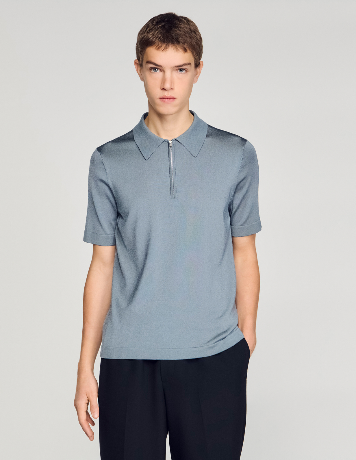 Мужское серое вязаное поло с застежкой-молнией_4