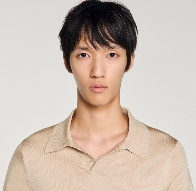 Чоловіче трикотажне поло з V-подібним вирізом