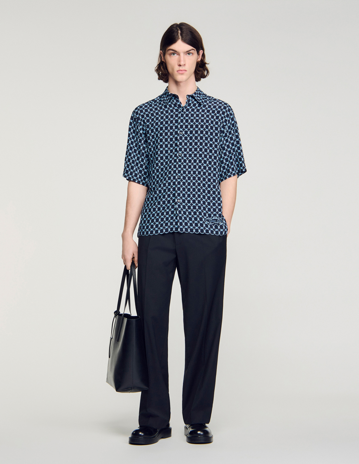 Мужская синяя рубашка с принтом в виде звеньев_1