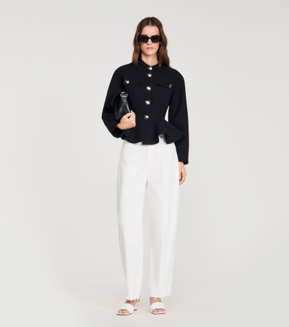 Женский короткий жакет с баской и оборками.