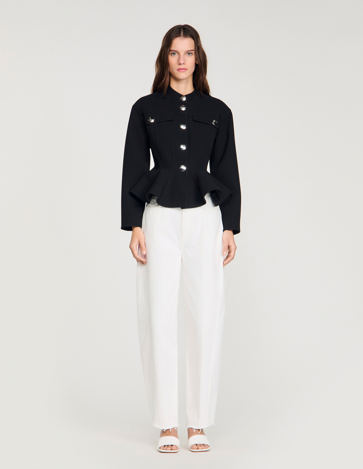 Женский короткий жакет с баской и оборками._2