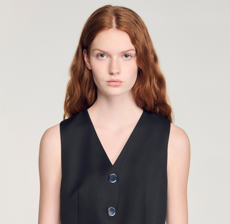 Жіноча чорна багатошарова сукня