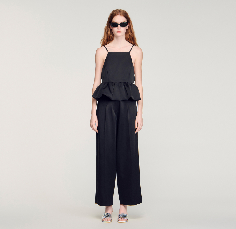 Жіночий короткий топ з оборками