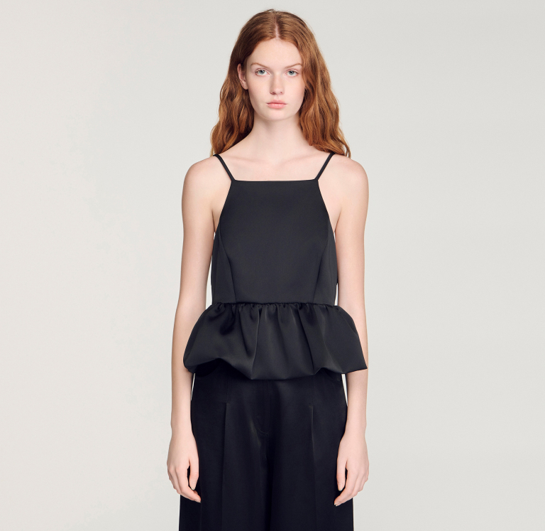 Жіночий короткий топ з оборками