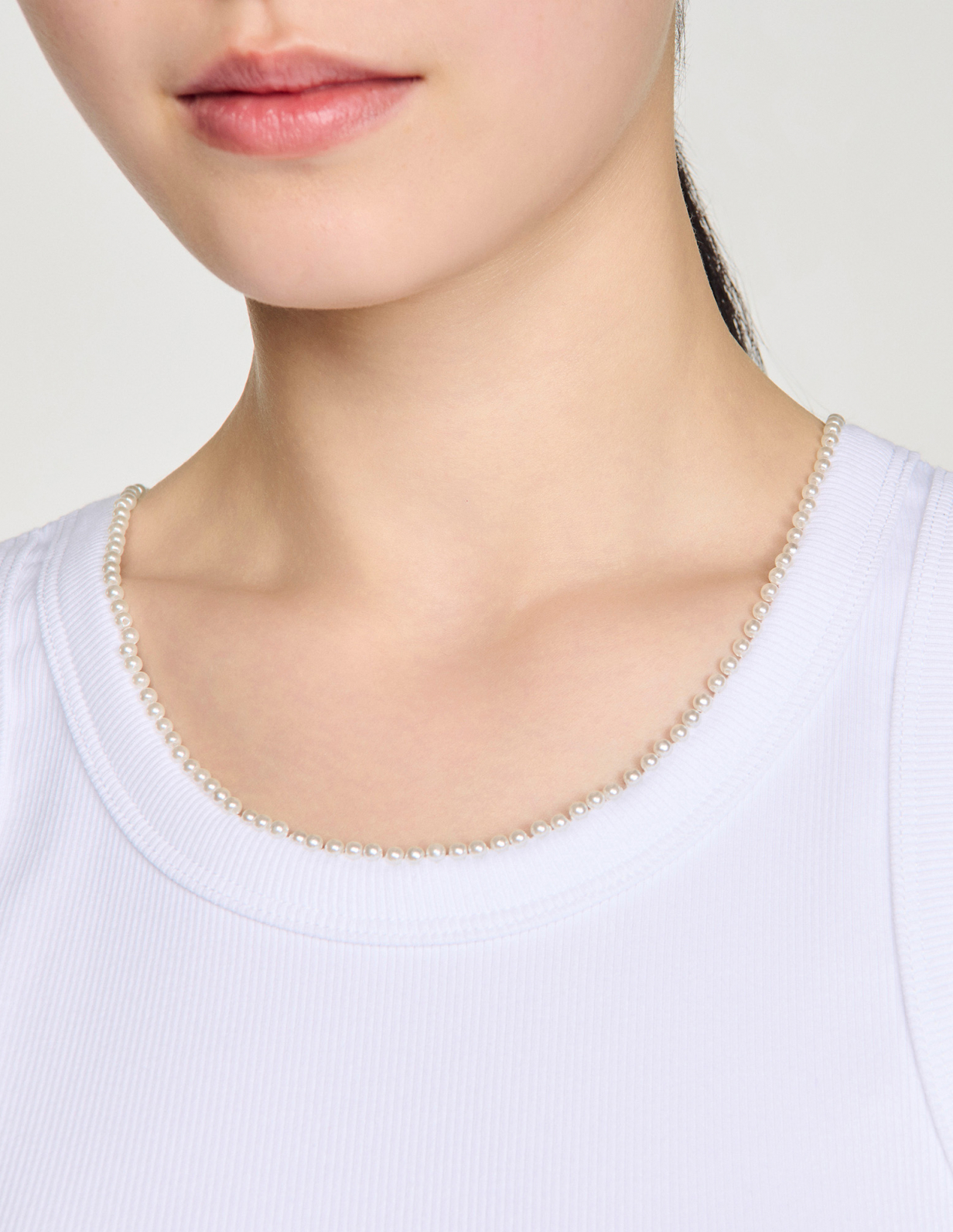 Жіночий білий топ в рубчик з бісером_3