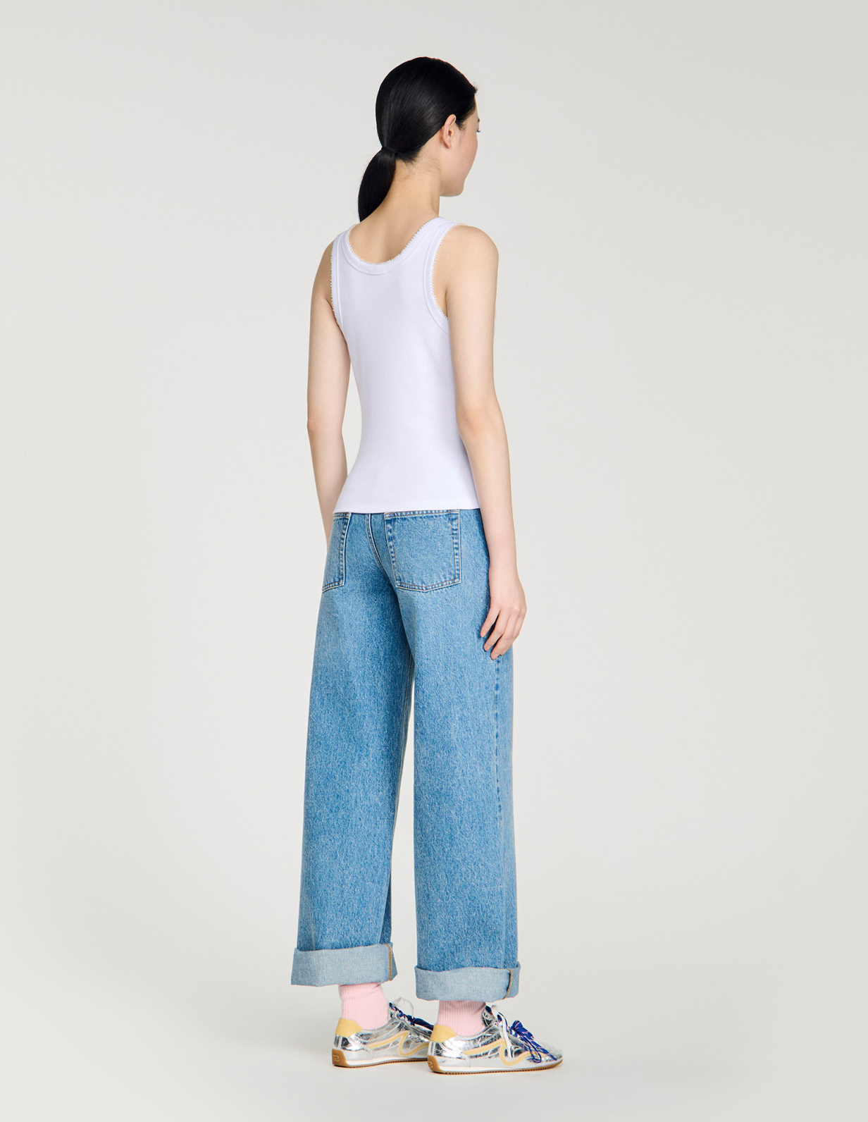 Жіночий білий топ в рубчик з бісером_5