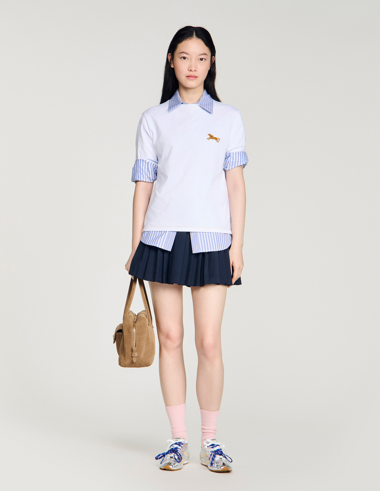 Жіноча футболка з вишивкою у вигляді коня_1