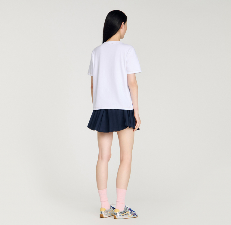 Жіноча футболка з вишивкою у вигляді коня