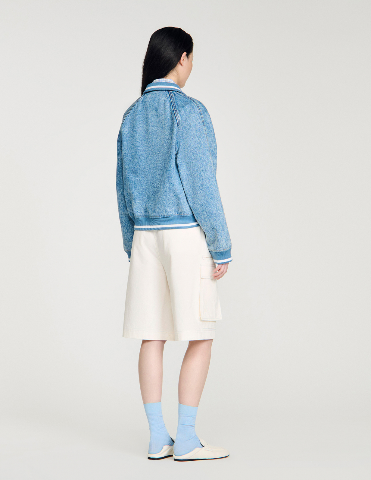 Жіноча джинсова куртка зі вставками_5