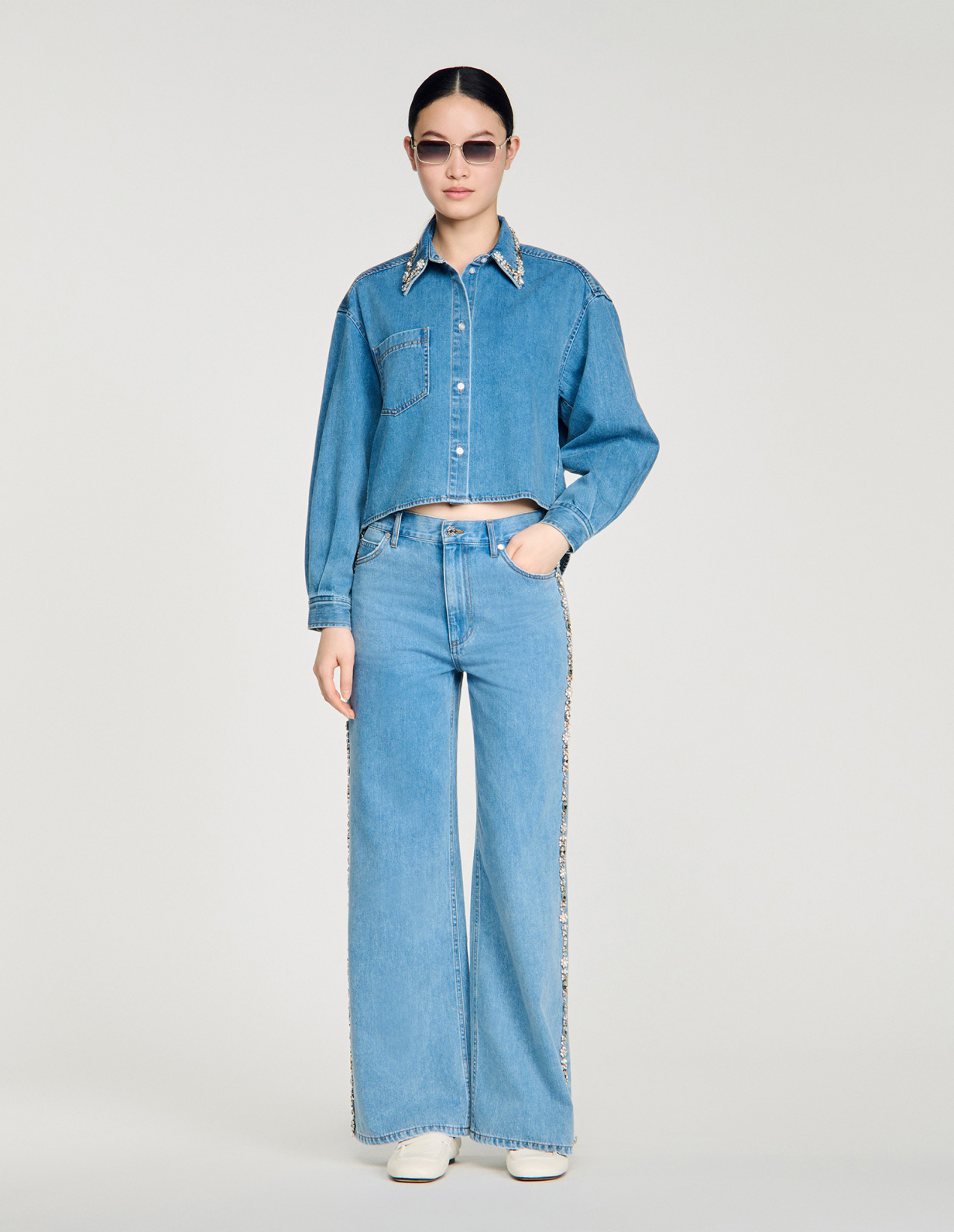 Жіноча джинсова сорочка з квітковим візерунком_1