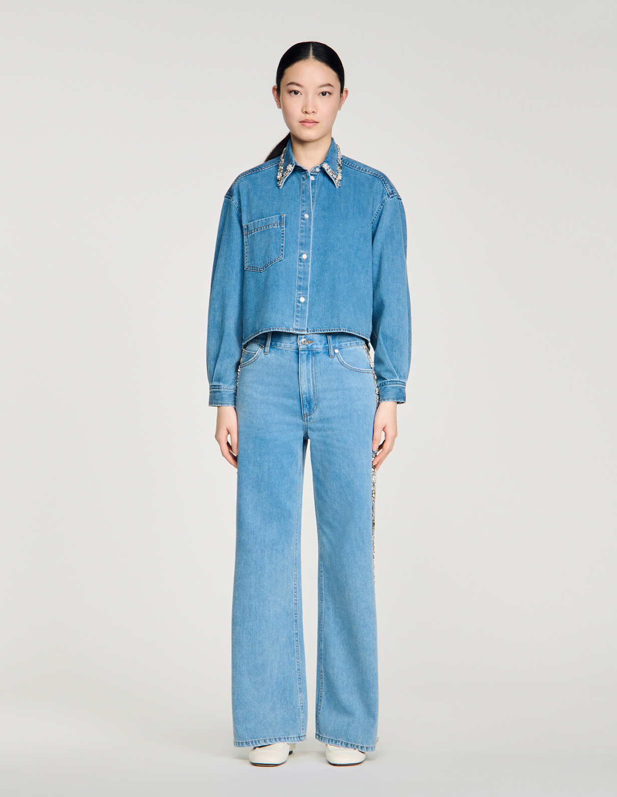 Жіноча джинсова сорочка з квітковим візерунком_2