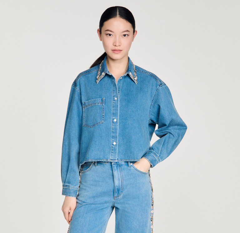 Жіноча джинсова сорочка з квітковим візерунком