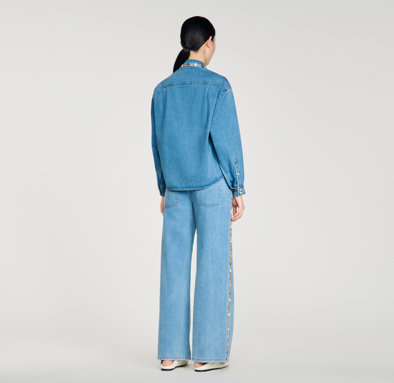 Жіноча джинсова сорочка з квітковим візерунком