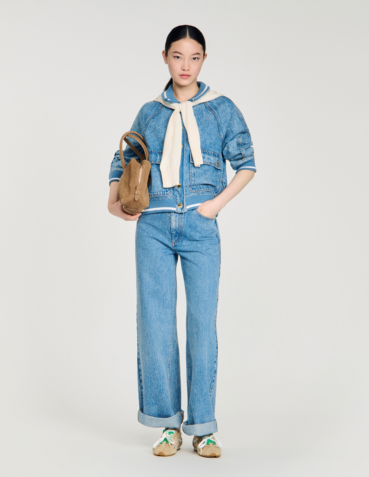 Женские широкие выцветшие джинсы_1