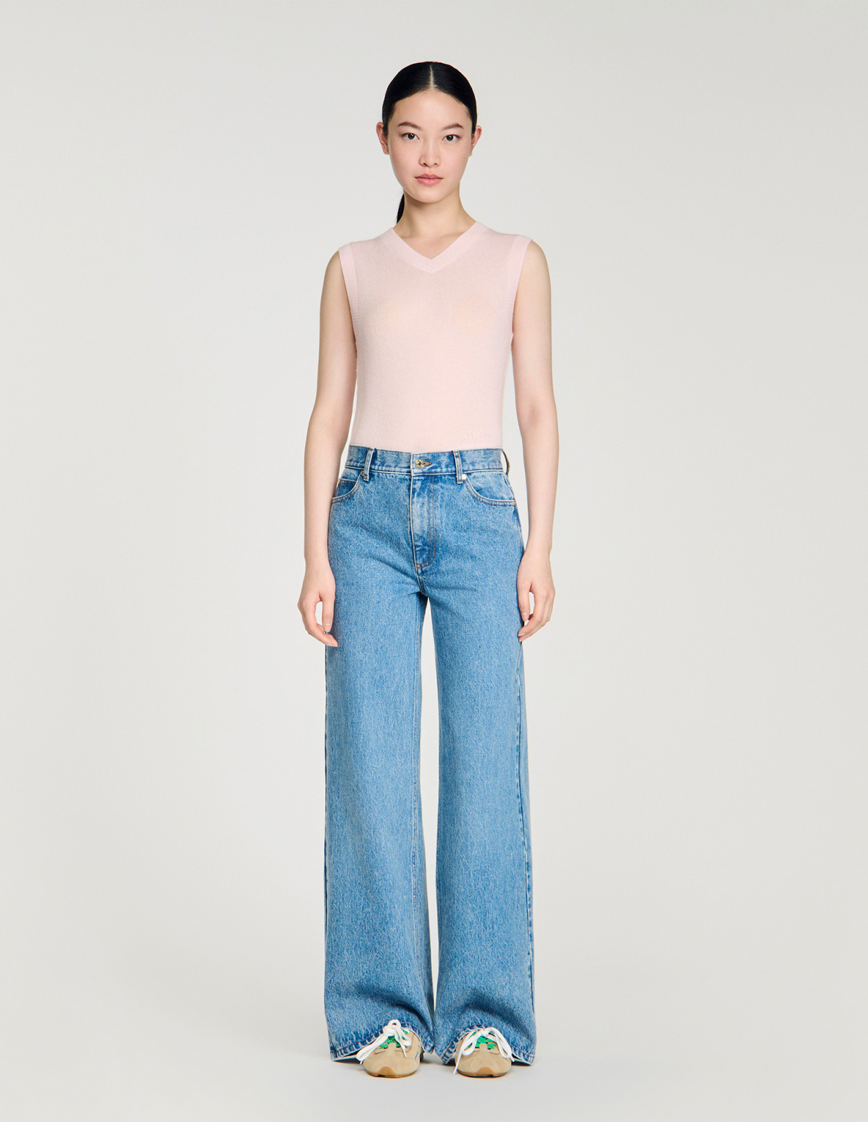 Женские широкие выцветшие джинсы_2