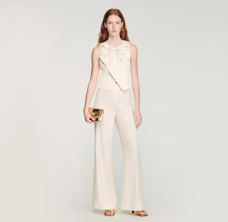 Жіночий короткий атласний топ з бантом