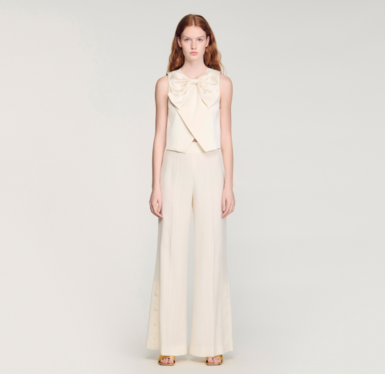 Жіночий короткий атласний топ з бантом