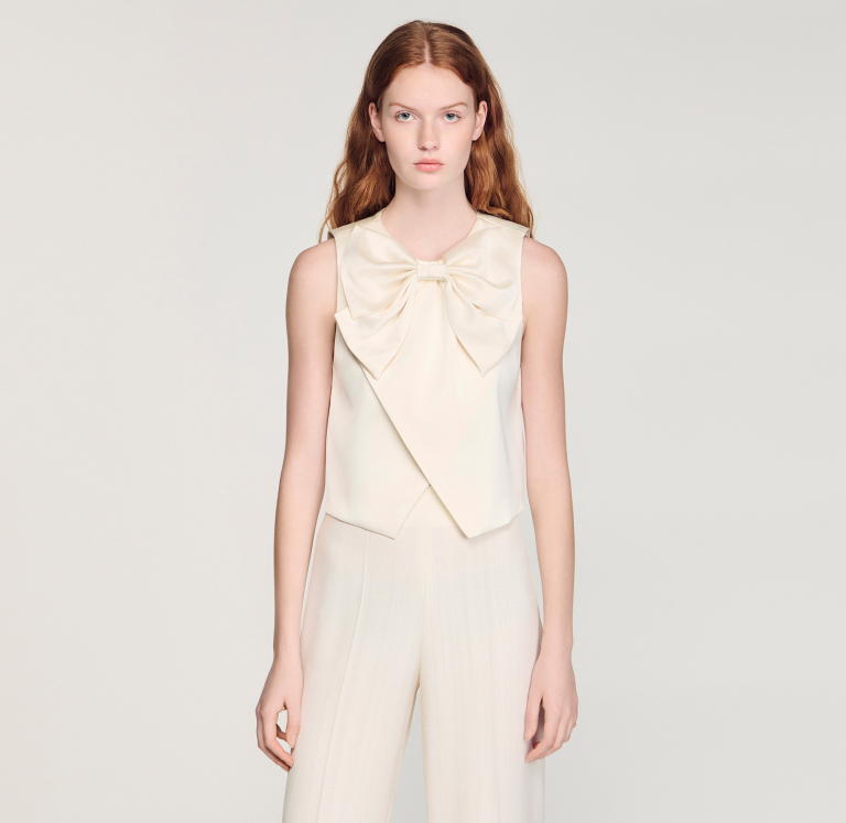 Жіночий короткий атласний топ з бантом