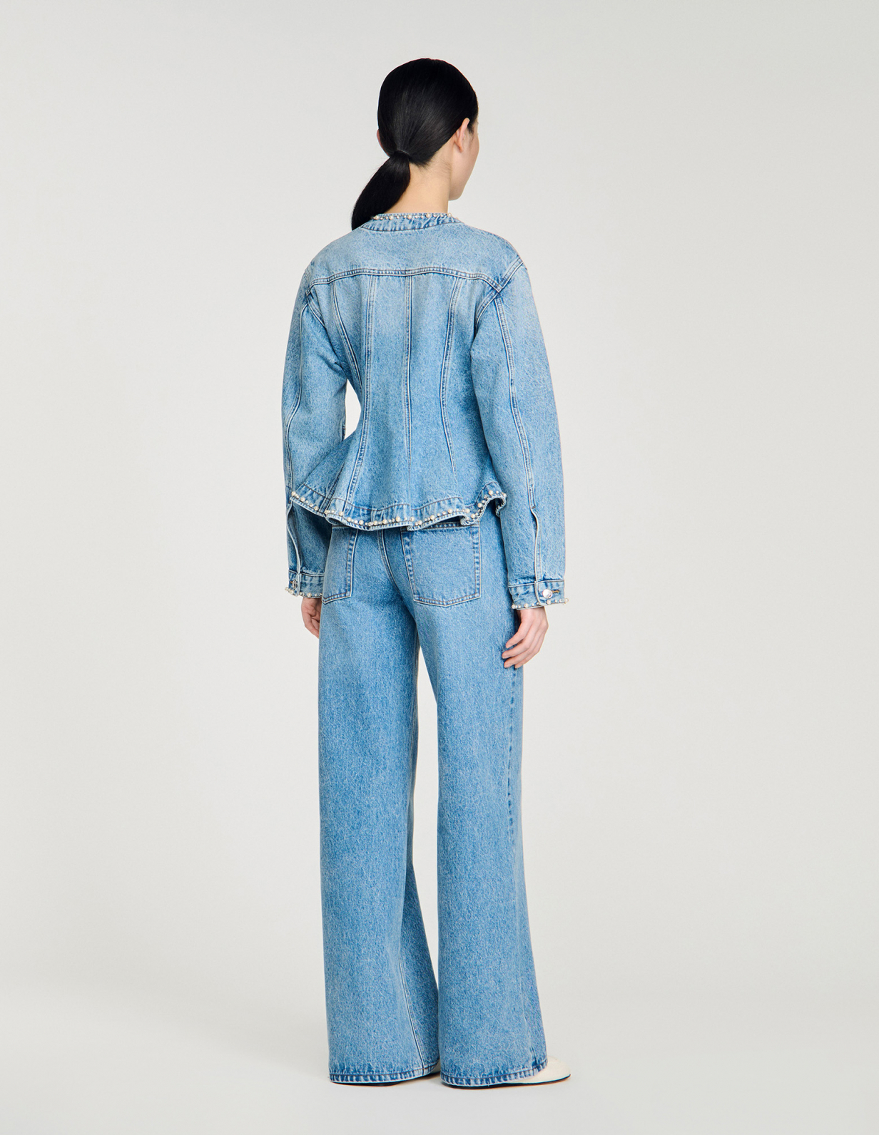 Жіноча джинсова куртка, прикрашена стразами та перлами_5