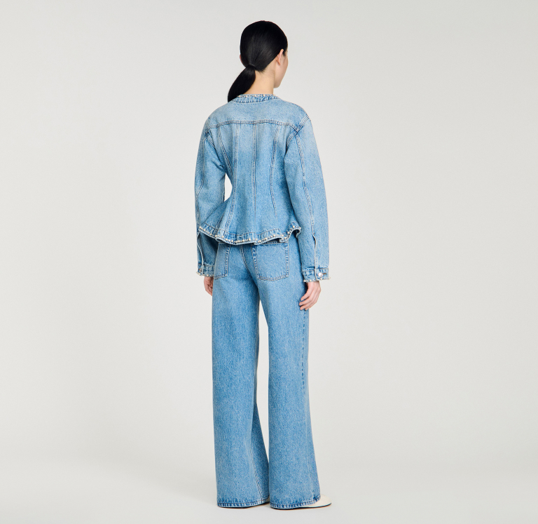 Жіноча джинсова куртка, прикрашена стразами та перлами