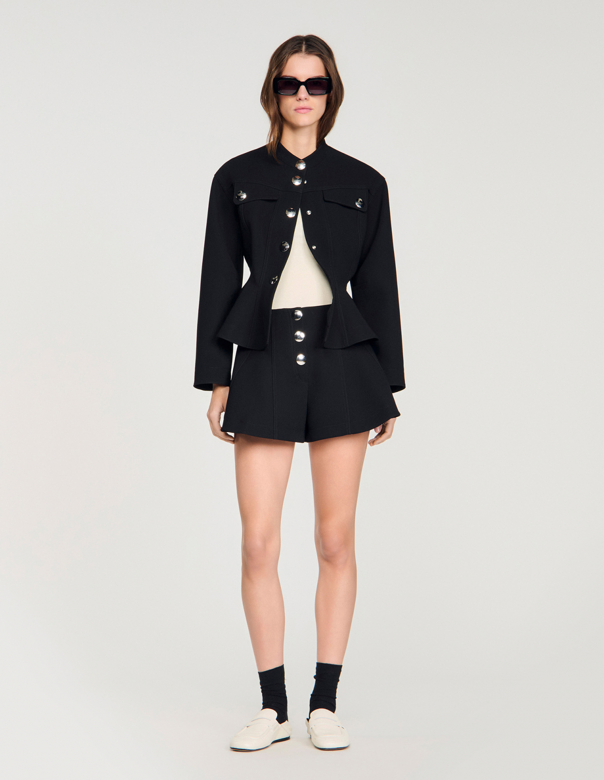 Женские расклешенные шорты на кнопках_1