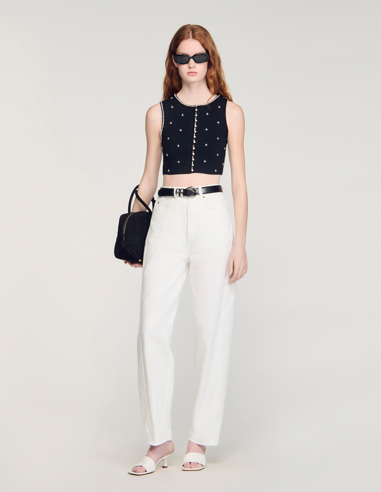 Жіночий в'язаний топ з вишивкою і стразами_1