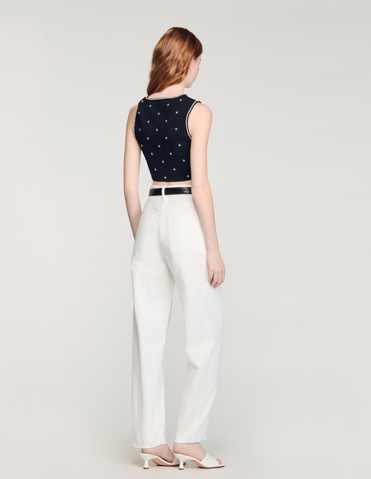 Жіночий в'язаний топ з вишивкою і стразами_5