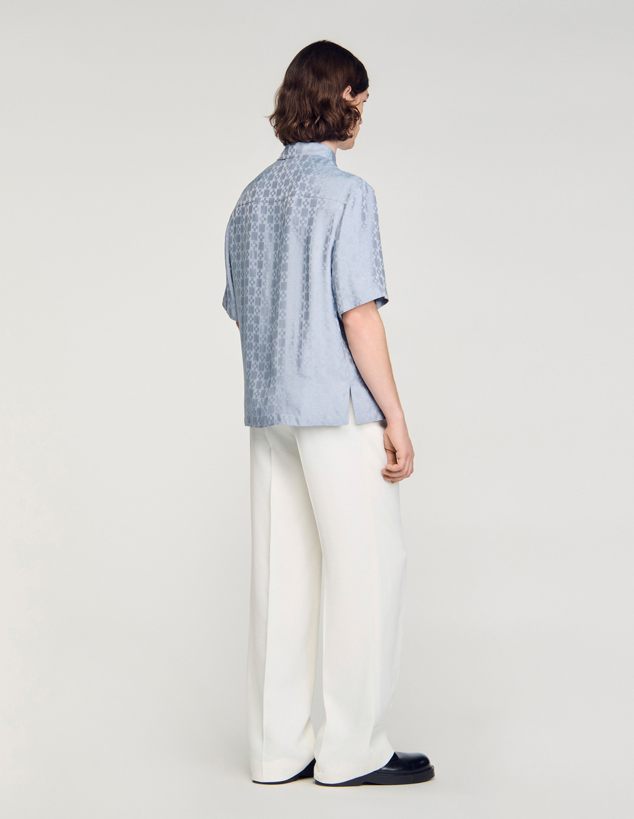 Мужская голубая рубашка с геометричским узором_5