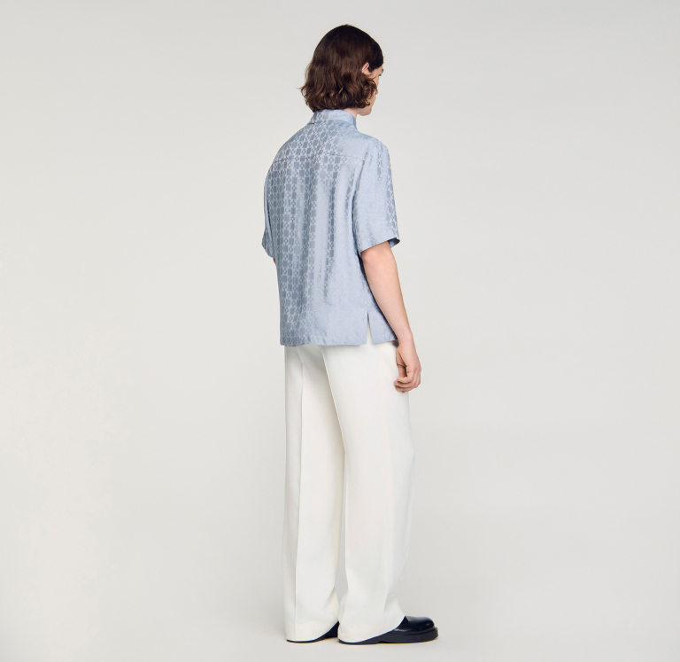 Мужская голубая рубашка с геометричским узором