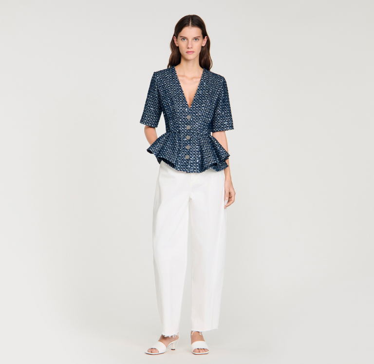 Женский жакет с баской и пайетками