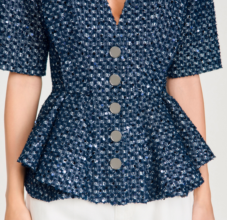 Женский жакет с баской и пайетками