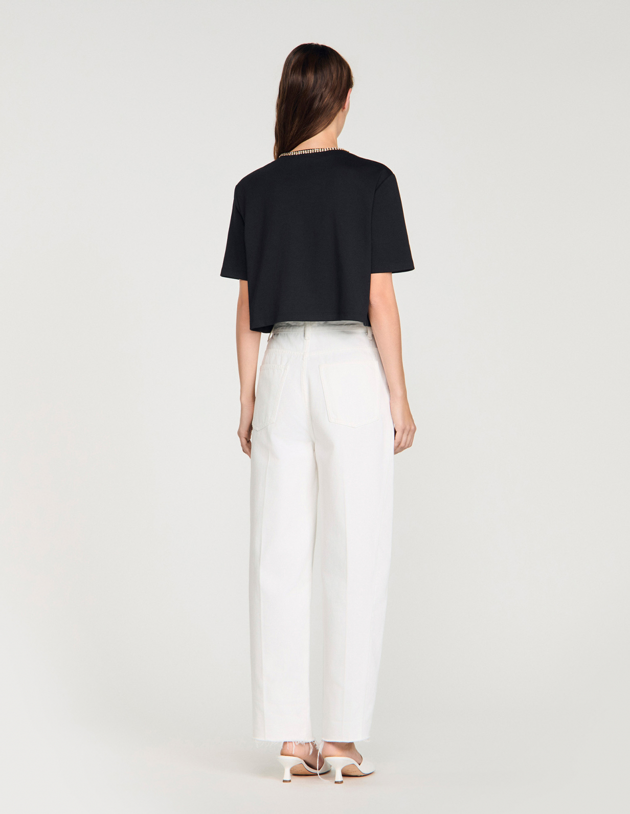 Женская укороченная футболка со стразами_5