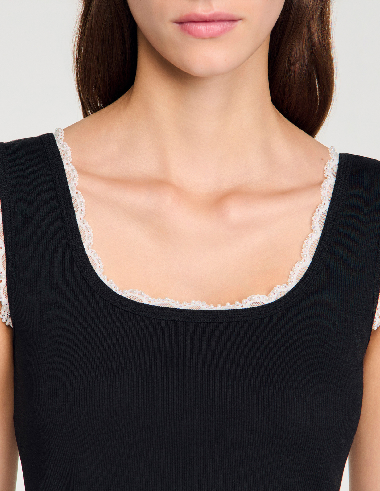 Жіночий чорний топ з вишивкою бісером_3