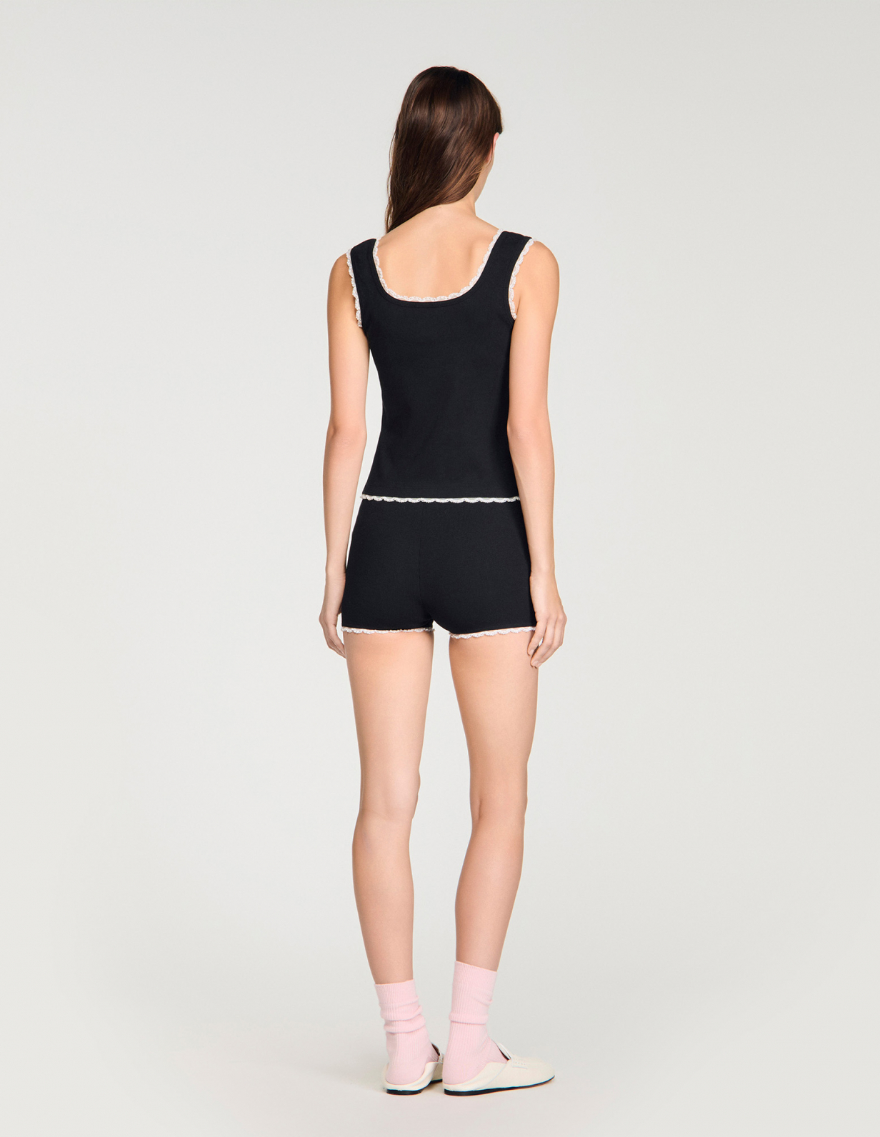 Жіночий чорний топ з вишивкою бісером_5