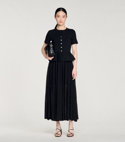 Жіноча довга в'язана сукня з баскою